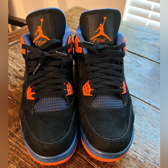 Jordan Retro 4s CAVS - Picture 2 of 6